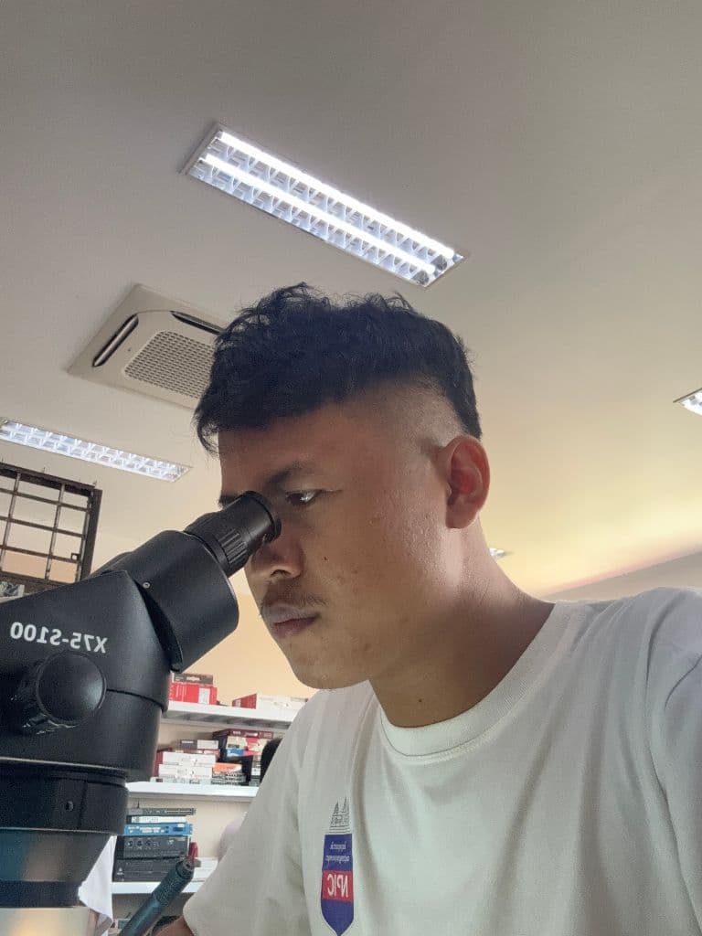 សិស្សកំពុង