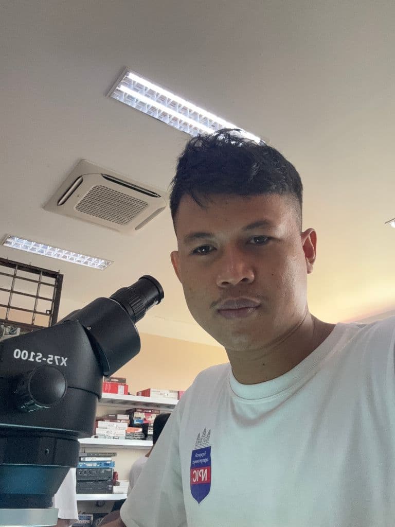 សិស្សកំពុង
