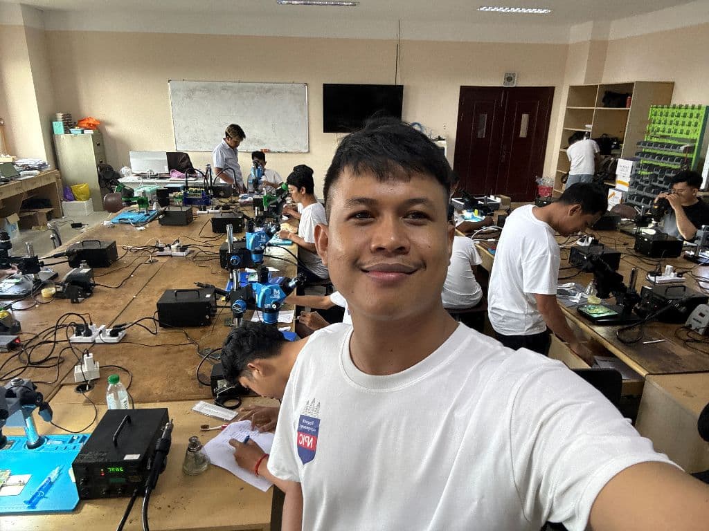 សកម្មភាពខ្លះៗ